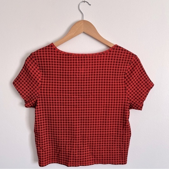 NWOT Arizona Jeans Co. Red + Black Gingham Plaid V-Neck Crop Top - Picture 4 of 5